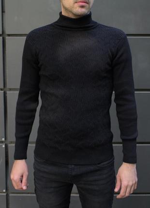 Чорний теплий светр - гольф