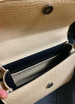 Бежева сумка через плече 4