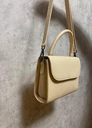 Бежева сумка через плече 2