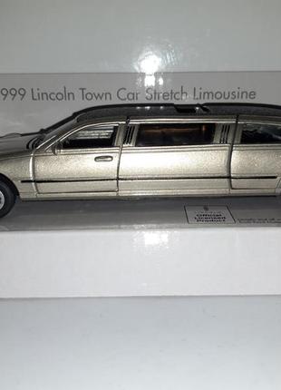 Машинка іграшкова 1999 lincoln town carstretch limousine kinsmart інерційний 1:38 бежевий