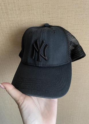 Кепка ny