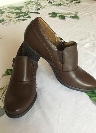 Жіночі туфлі 39 розміру