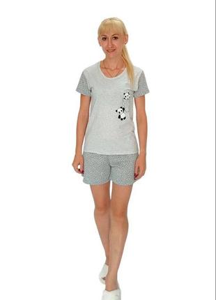 Трикотажная пижама футболка и шорты.
