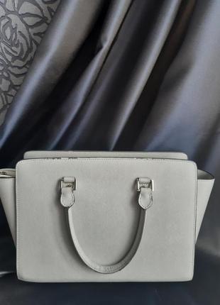 Michael kors selma medium pearl grey4 фото