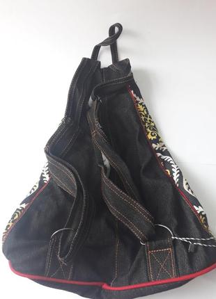 Черный джинсовый рюкзак с желто-белым узором4 фото