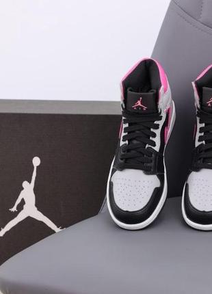 Женские кроссовки nike air jordan 1 mid grey pink black 36-37-38-39-406 фото