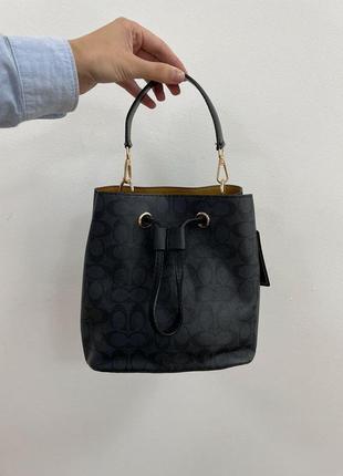 Стильна жіноча сумка coach willow shoulder bag in signature canvas black 23 х 21 х 13 см7 фото