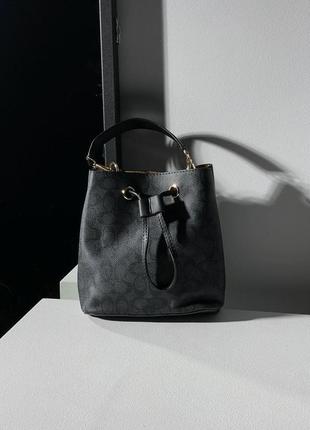 Стильна жіноча сумка coach willow shoulder bag in signature canvas black 23 х 21 х 13 см6 фото