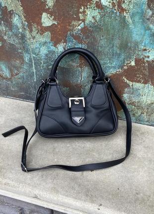 Стильна жіноча сумочка prada moon padded nappa-leather black 28 х 19 х 8 см