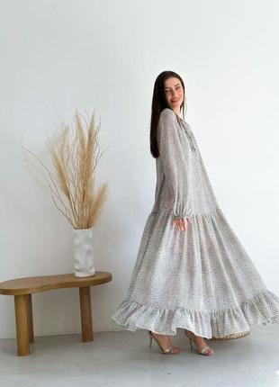 Легкое стильное женское длинное шифоновое милое платье свободного кроя макси оверсайз серого цвета6 фото