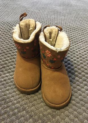 Натуральные угги с вышивкой! zara