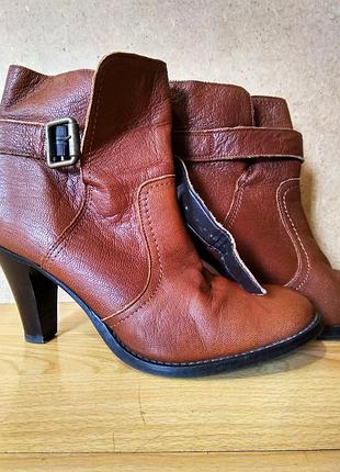 Весняно -осінні чобітки .