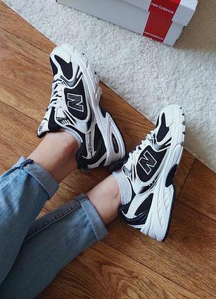 Женские кроссовки new balance