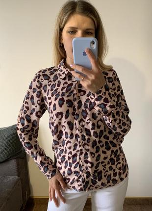 Hema розмір s в леопардовий принт дуже гарна і нереально приємна до тіла легенька сорочка, 100% віскоза!