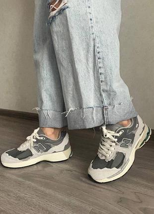 Женские кроссовки new balance 2002r