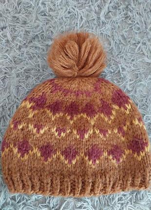 Шапка topshop з бубоном універсальна з геометричним орнаментом