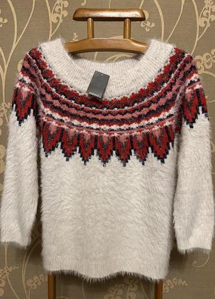 Дуже гарний і стильний пухнастий светр 22-23.