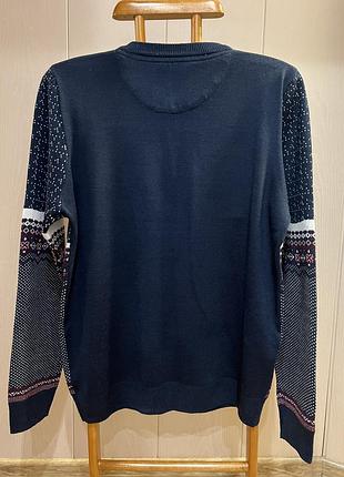 Свитер в наличии.