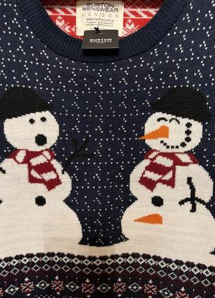 Свитер в наличии.