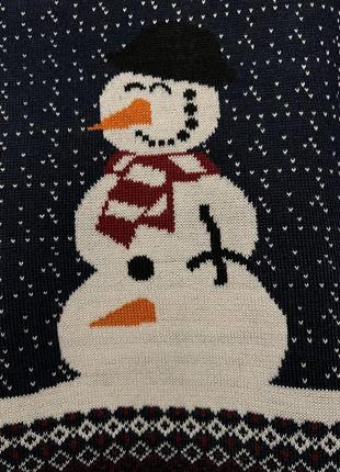 Свитер в наличии.