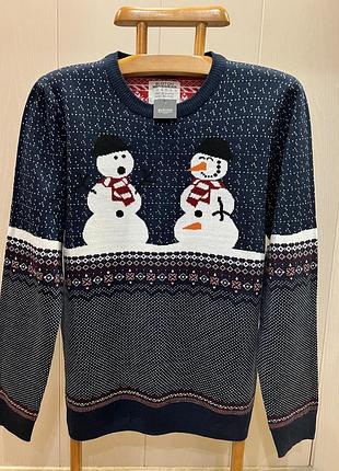 Свитер в наличии.