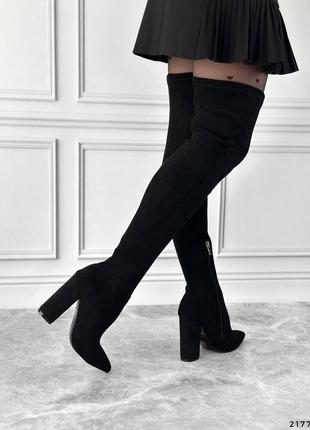 Женские демисезонные черные замшевые стрейчевые ботфорты на каблуке5 фото