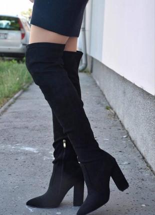 Женские демисезонные черные замшевые стрейчевые ботфорты на каблуке3 фото