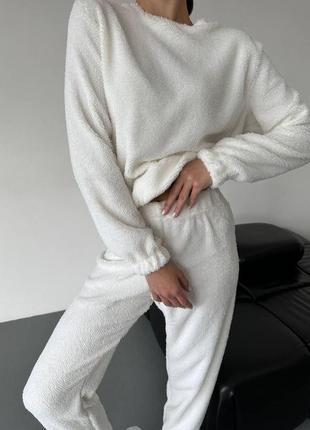Теплый женский костюм домашний ткань мех тедди цвет молочный качественная пижама для дома одежда для сна8 фото