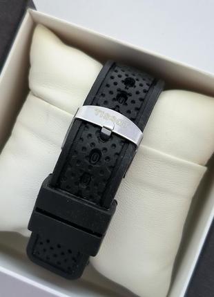Мужские наручные часы черного цвета на каучуковом ремешке, отображение даты5 фото