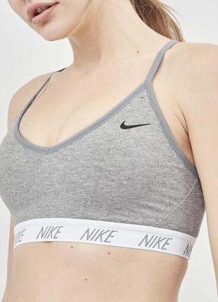 Спортивный топ nike