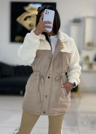Жіноча сучасна зимова бежева куртка з хутром тедді 2023