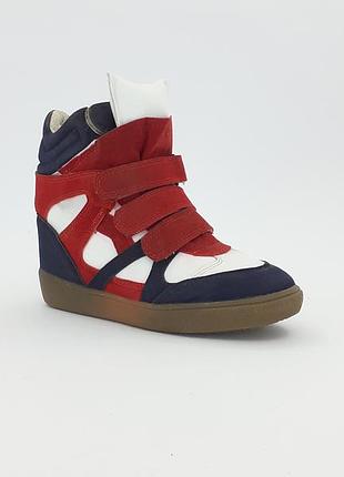 Продам женские сникерсы