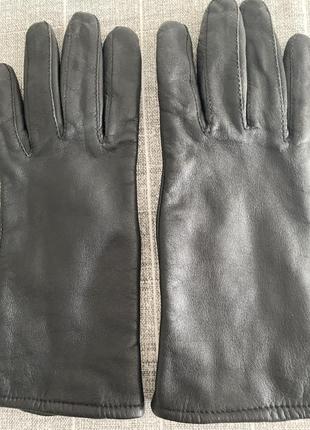 Гарні рукавички шкіряні утеплені чорні3 фото