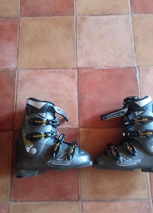 Продам в хорошем состоянии горнолыжные ботинки dolomite , размер 28