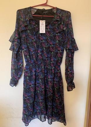 Нарядное платье