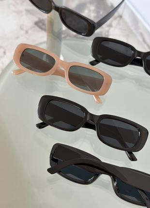 Трендовые пластиковые коричневые солнечные очки8 фото