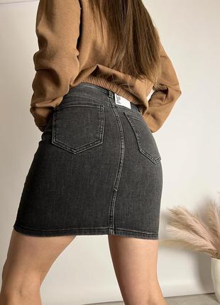 Черная джинсовая юбка от бренда pieces6 фото