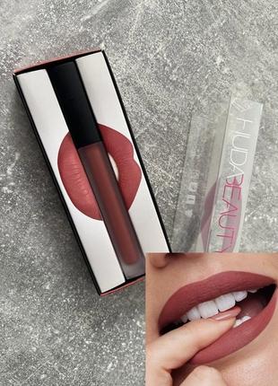 Стійка червона рідка матова помада для губ huda beauty liquid matte lipstick у відтінку icon1 фото