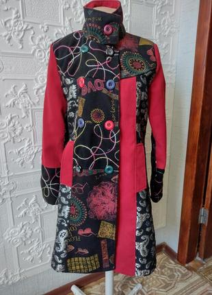 Ексклюзивне оригінальне стильне дизейнерське круте демісезонне пальто бренда desigual