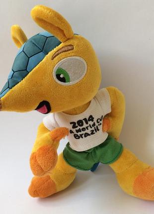 Іграшка талісман футболу броненосець талісман 2014 копа фіфа fifa