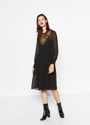 Черное платье миди с вышивкой от zara