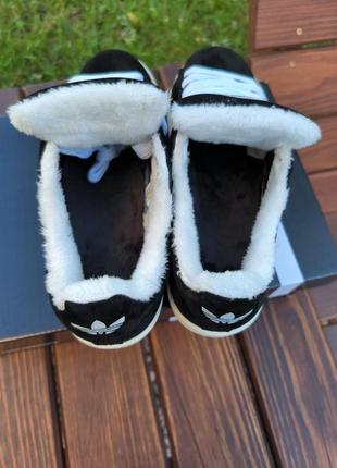 Зимові жіночі кросівки adidas campus black white fur хутро2 фото