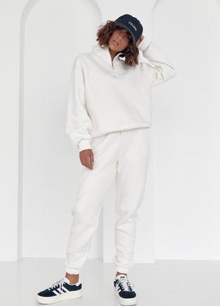 Жіночий спортивний костюм із блискавкою на комірі з насосом на флісі утеплений білий молочний джогери і кофта світшот4 фото