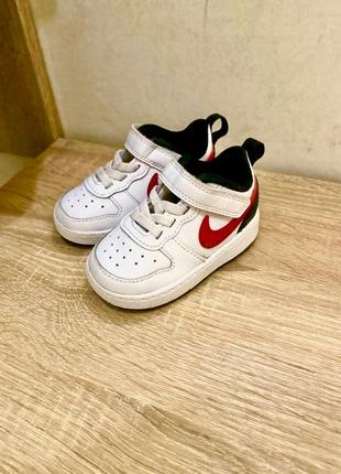 Кросівки nike