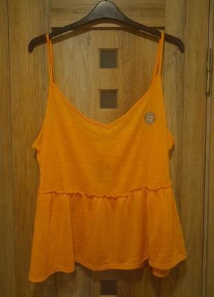 Яскрава в'язана майка з оборкою великого розміру george