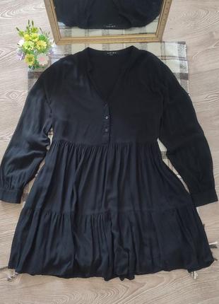 Стильное чёрное платье amisu