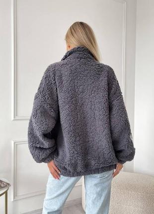 Женская теплая эко куртка рубашка на замке змейка с карманами ткань качественный мех тедди цвет серый7 фото