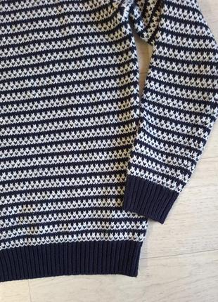 В наличии 2 шт.
теплый акриловый свитер george указано 9-10 лет2 фото