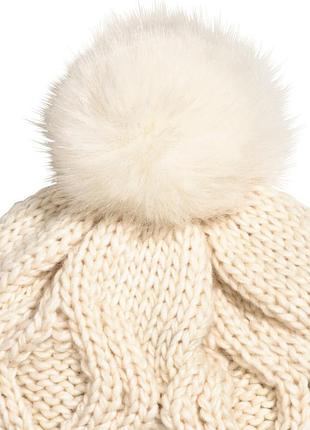 Дуже красива та стильна брендова в'язана шапка.