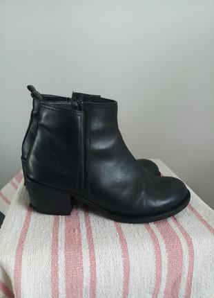 Натуральні шкіряні чоботи